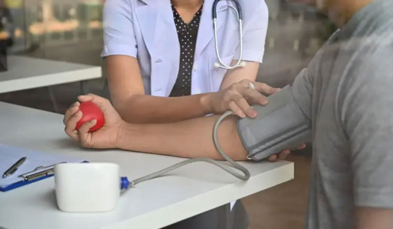 Dampak-Hipertensi-terhadap-Risiko-Stroke