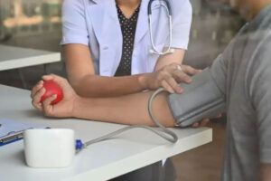 Dampak-Hipertensi-terhadap-Risiko-Stroke